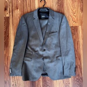 Strellson Gray Pinstripe Suit 100% Virgin Wool Size 48EU
